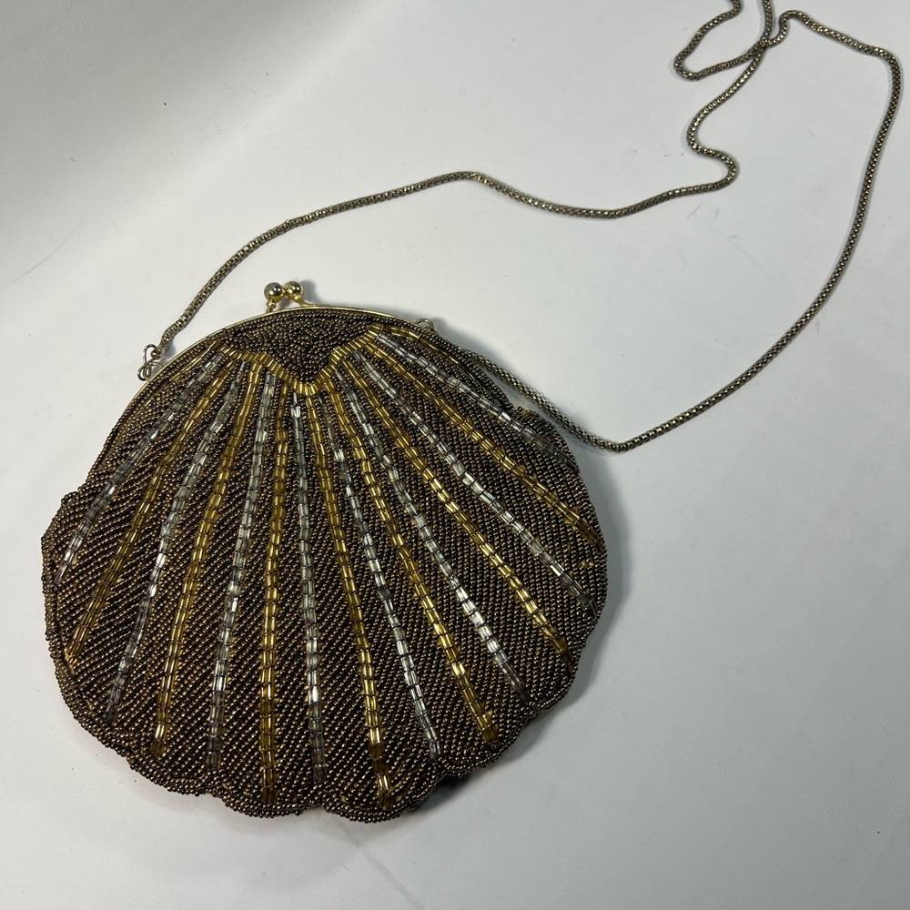 Vintage Beaded Scalloped Crossbody Purse Clutch, Kiss Lock Closure